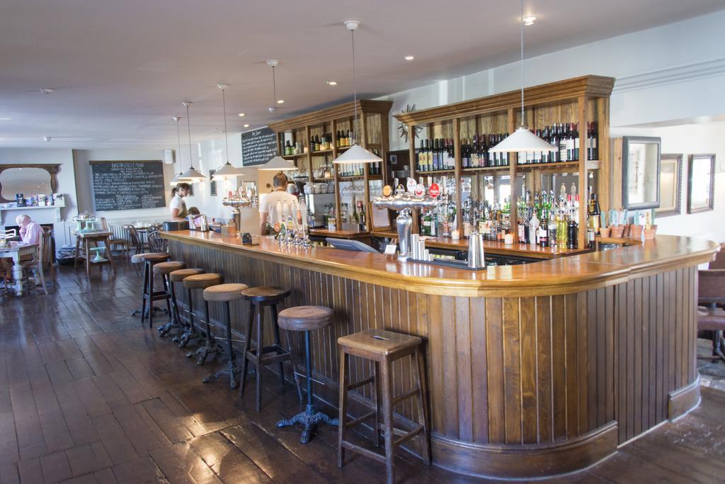 The Swan Hotel Wedmore Buitenkant foto