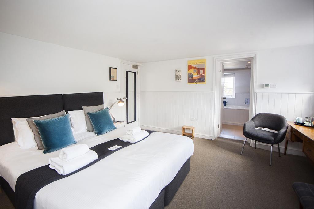 The Swan Hotel Wedmore Buitenkant foto